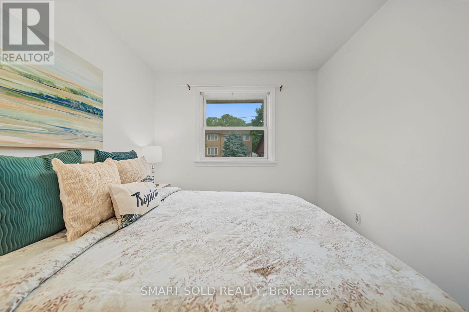 1 CAMEO CRESCENT - 21