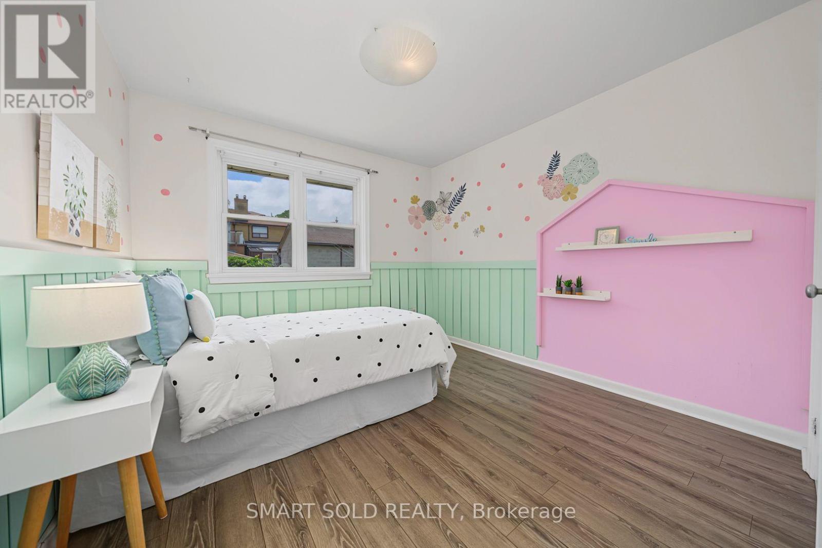 1 CAMEO CRESCENT - 24