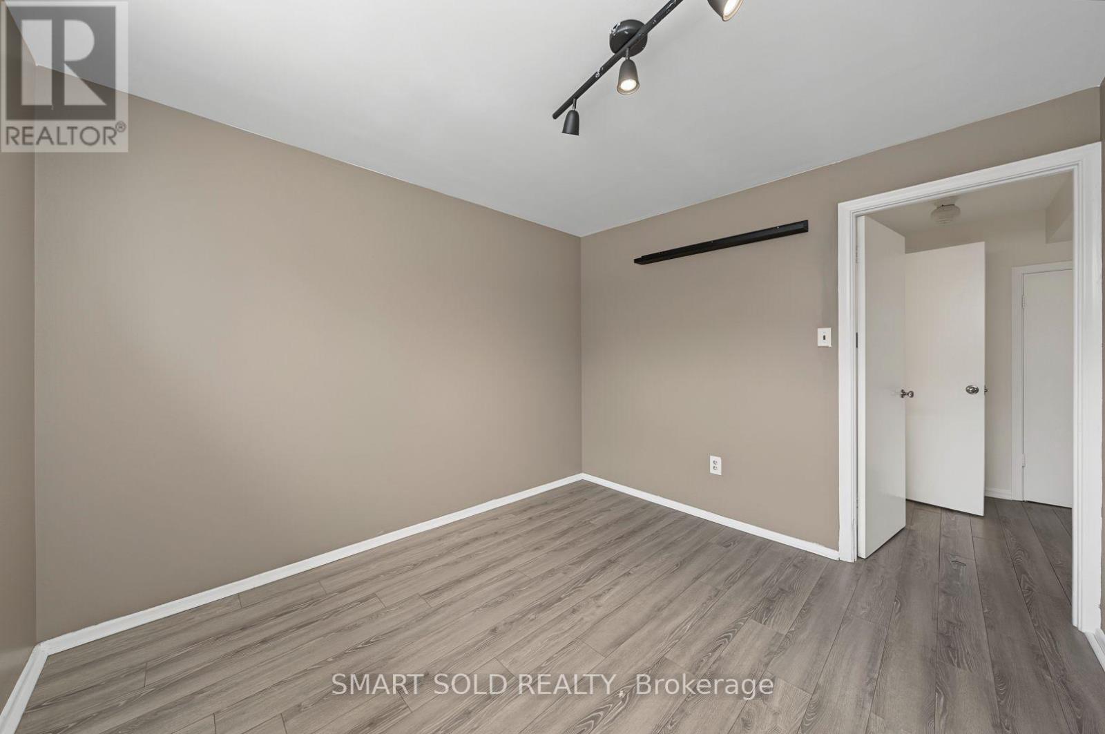 1 CAMEO CRESCENT - 31