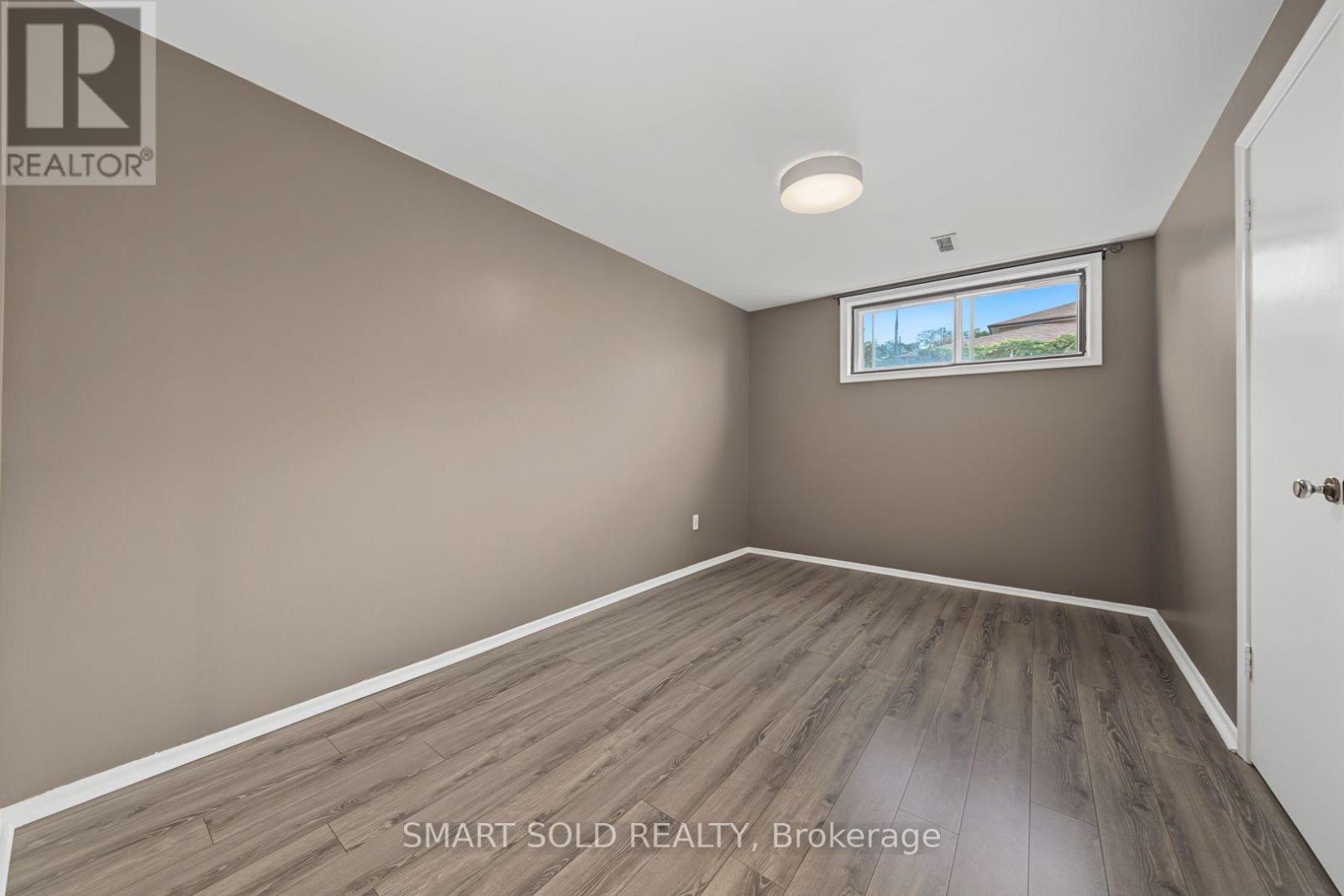 1 CAMEO CRESCENT - 32