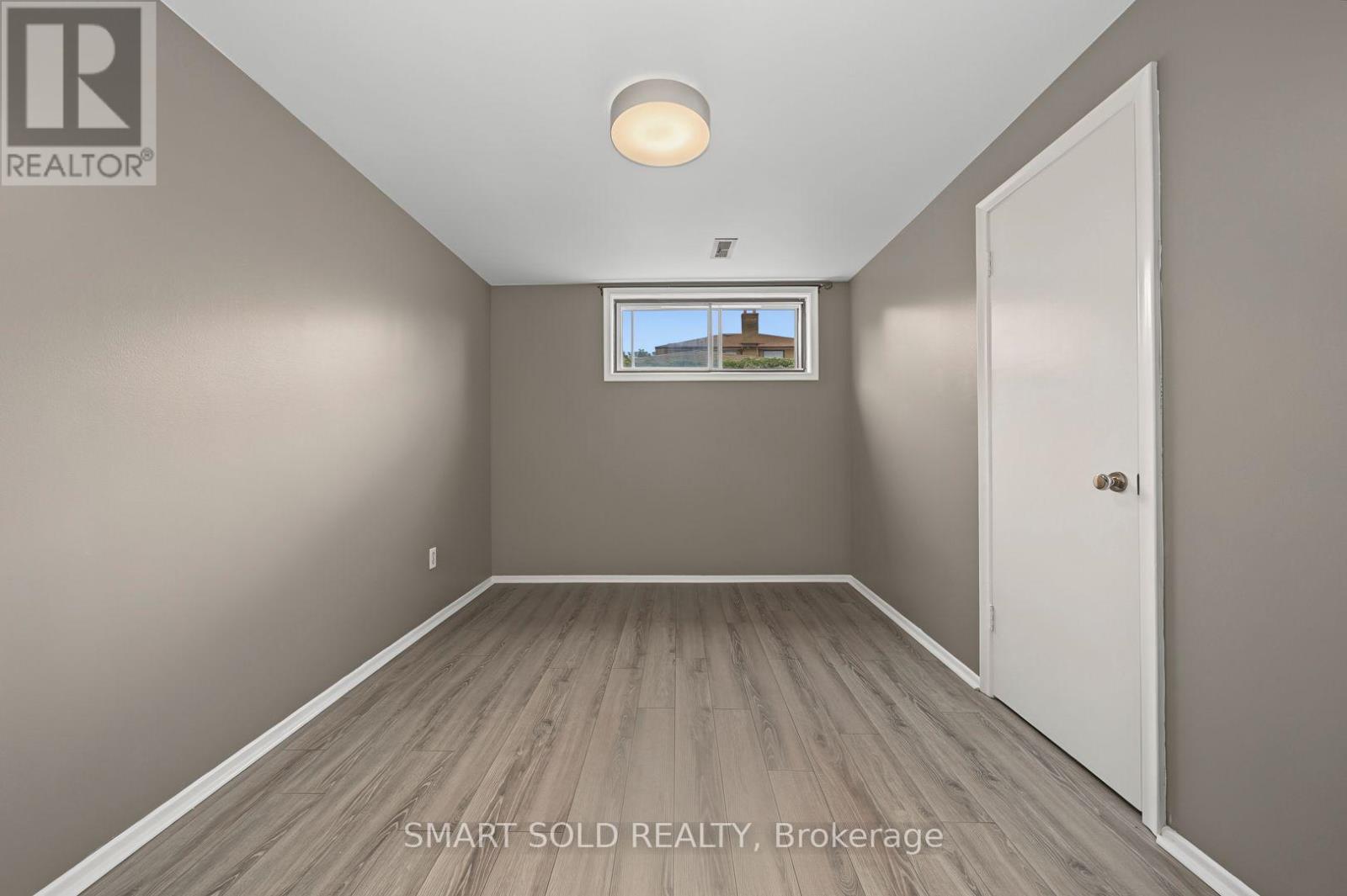 1 CAMEO CRESCENT - 33