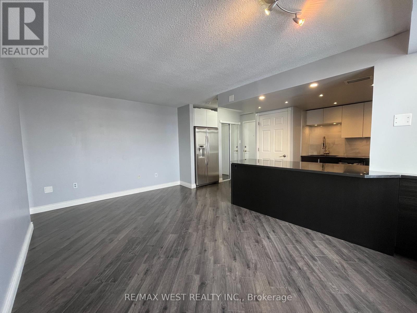 #1007 300 WEBB DRIVE - 4