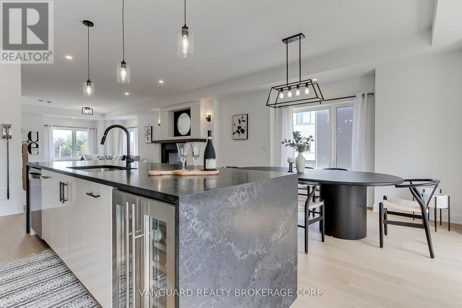 146 LANDSBRIDGE STREET - 10