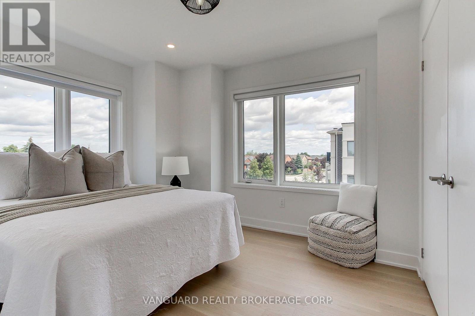 146 LANDSBRIDGE STREET - 22