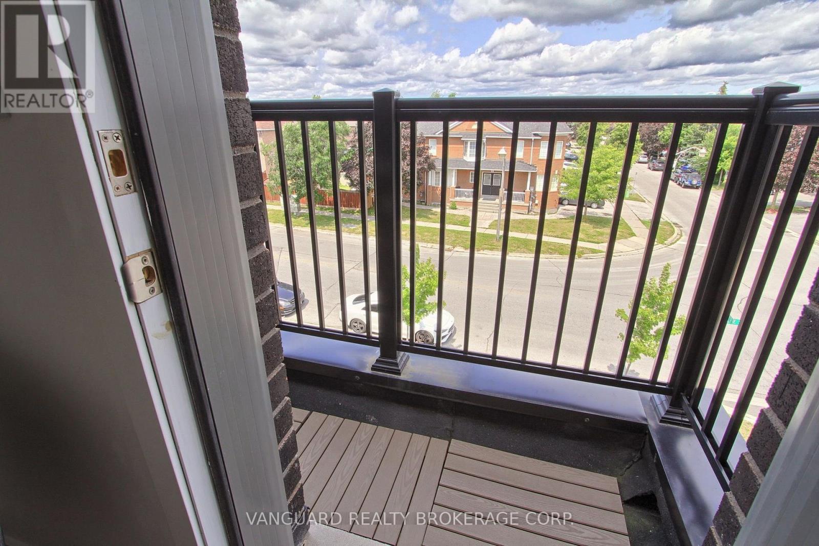 146 LANDSBRIDGE STREET - 24