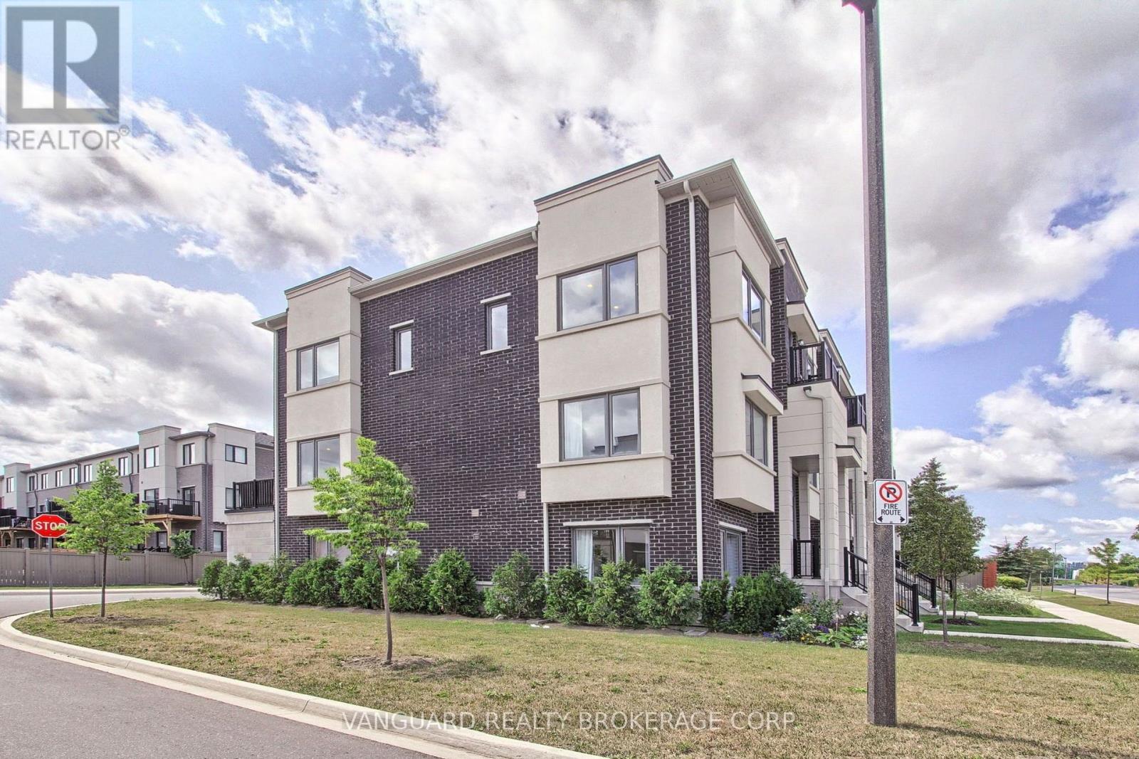 146 LANDSBRIDGE STREET - 33