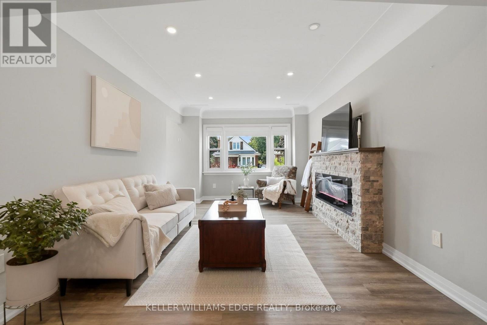 127 TRAGINA AVENUE S - 2
