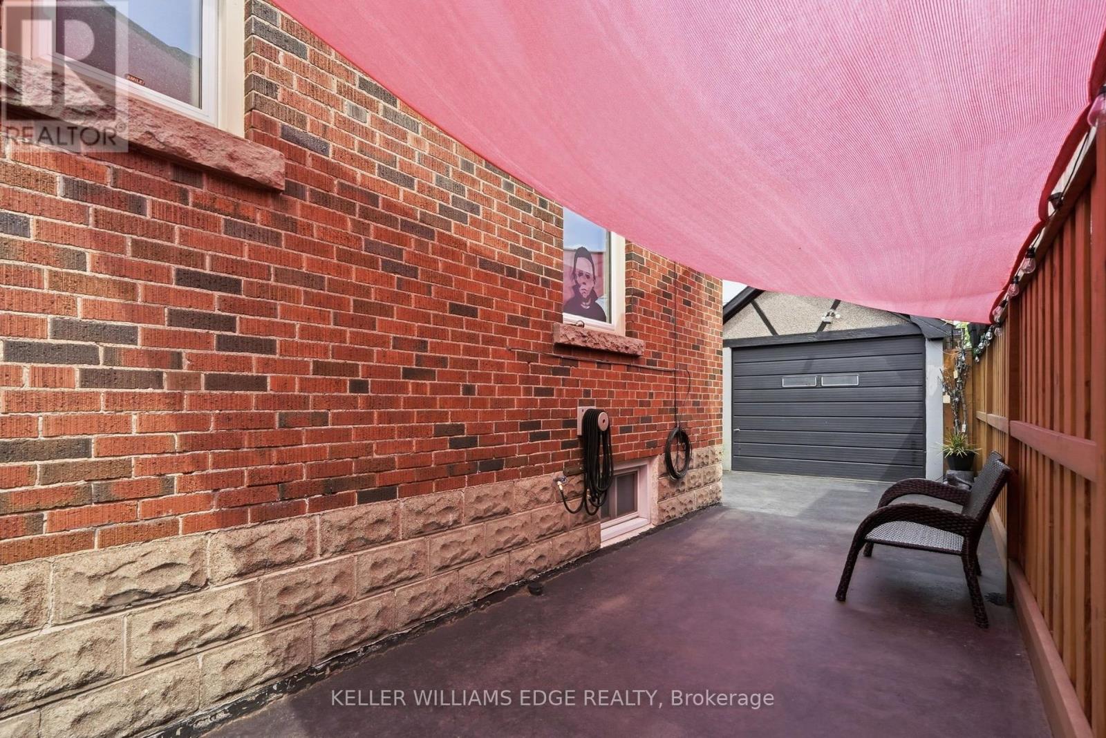 127 TRAGINA AVENUE S - 32