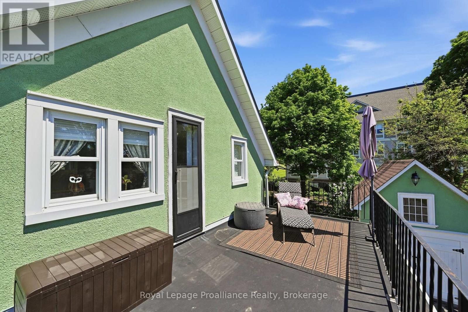 195 MACLELLAN AVENUE - 42