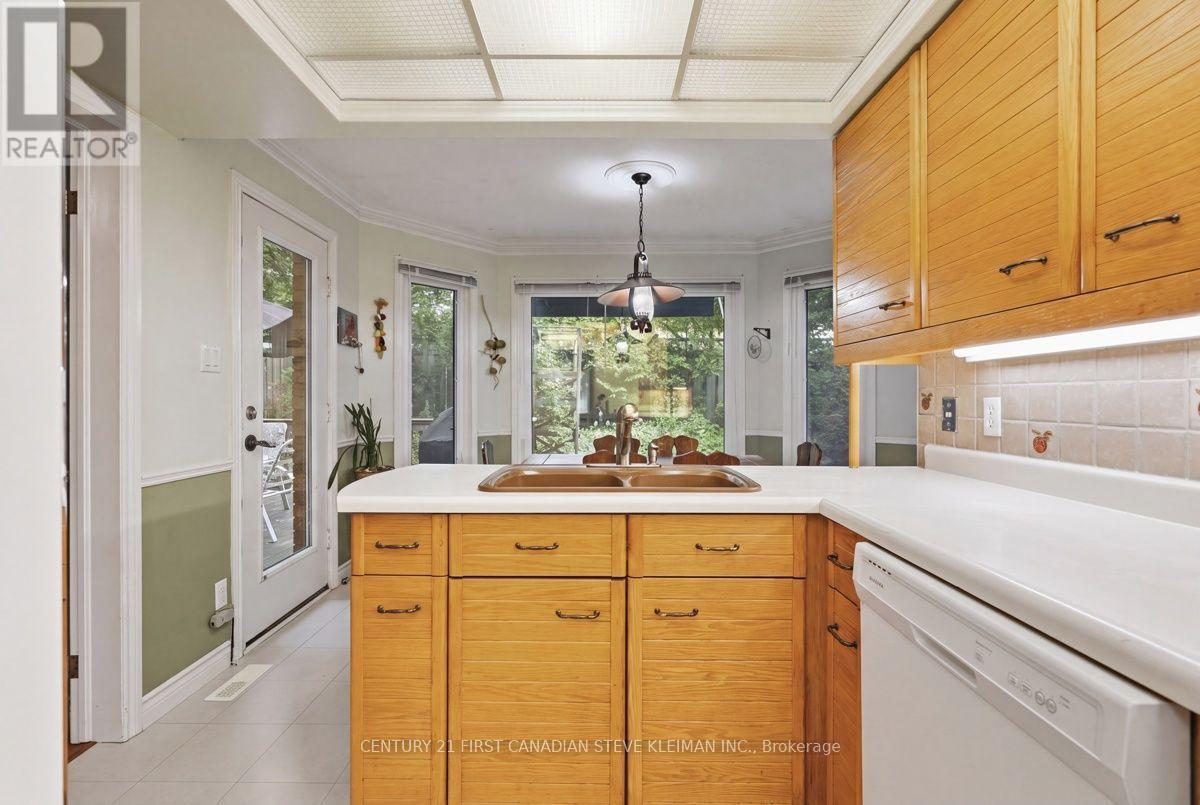 39 MARTINET AVENUE - Image 12