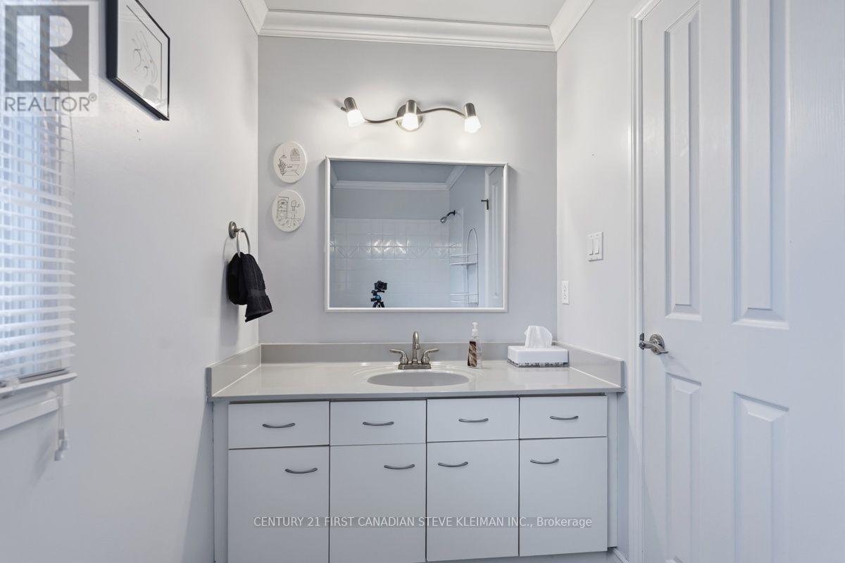 39 MARTINET AVENUE - Image 34