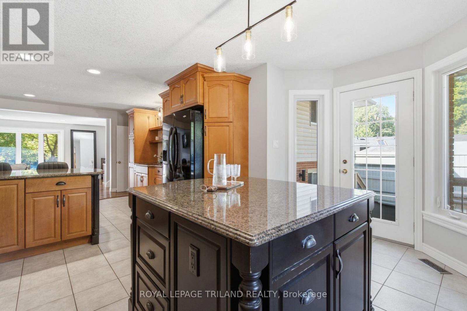 5 QUEEN MARY CRESCENT - 19