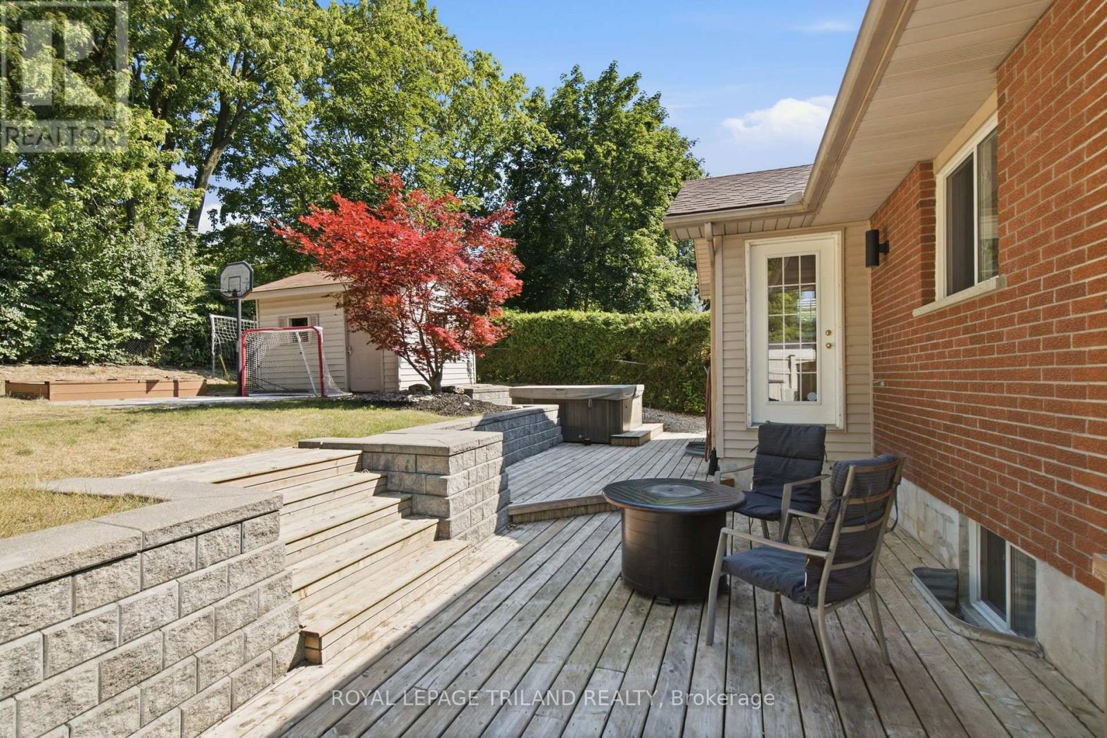 5 QUEEN MARY CRESCENT - 33