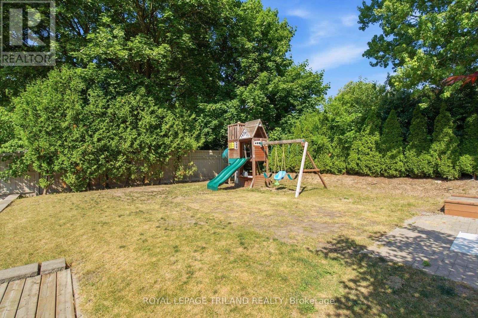 5 QUEEN MARY CRESCENT - 35