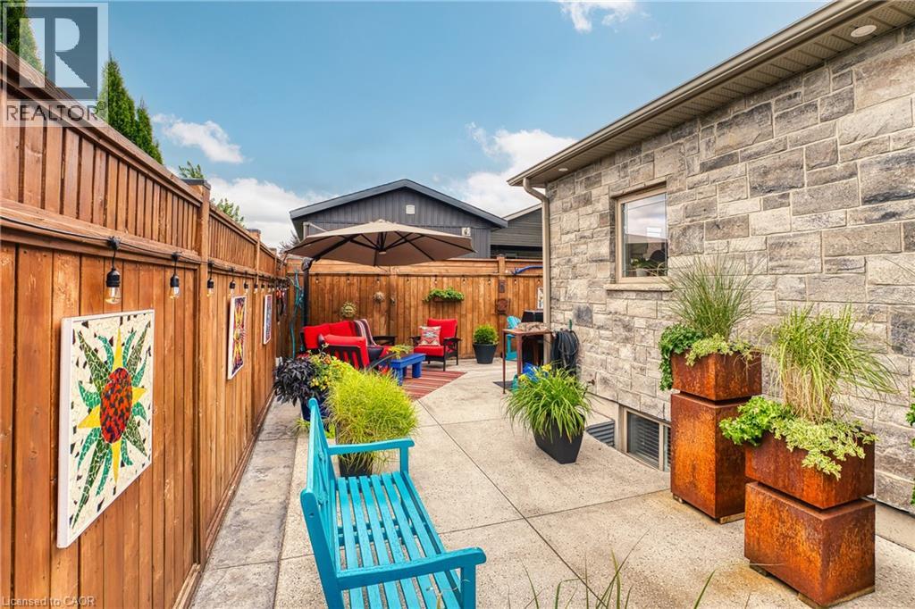 #1 855 WALLACE Avenue S - 35