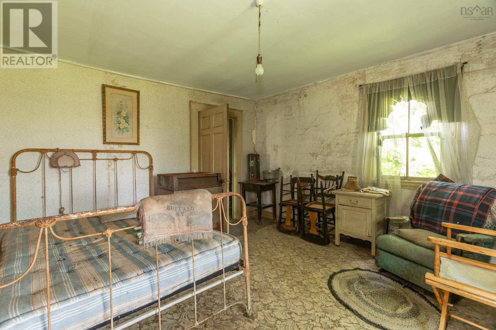 645 Leonard Road - 16