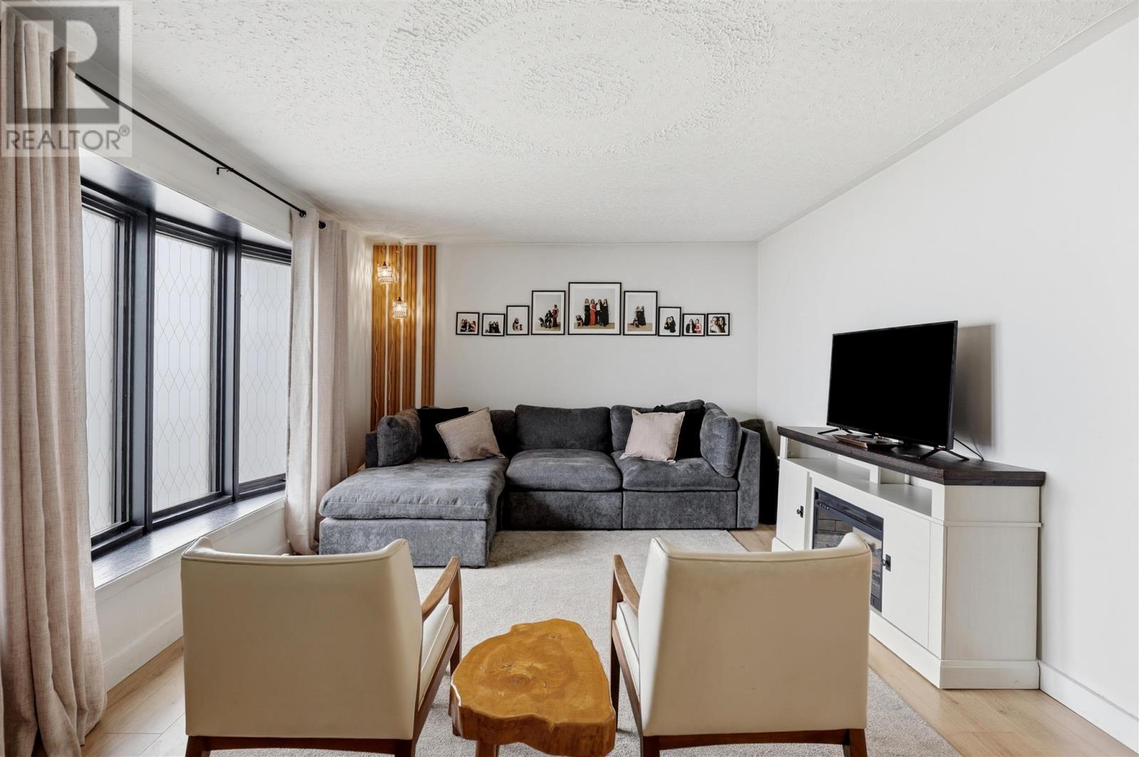 85 Anna ST - 6