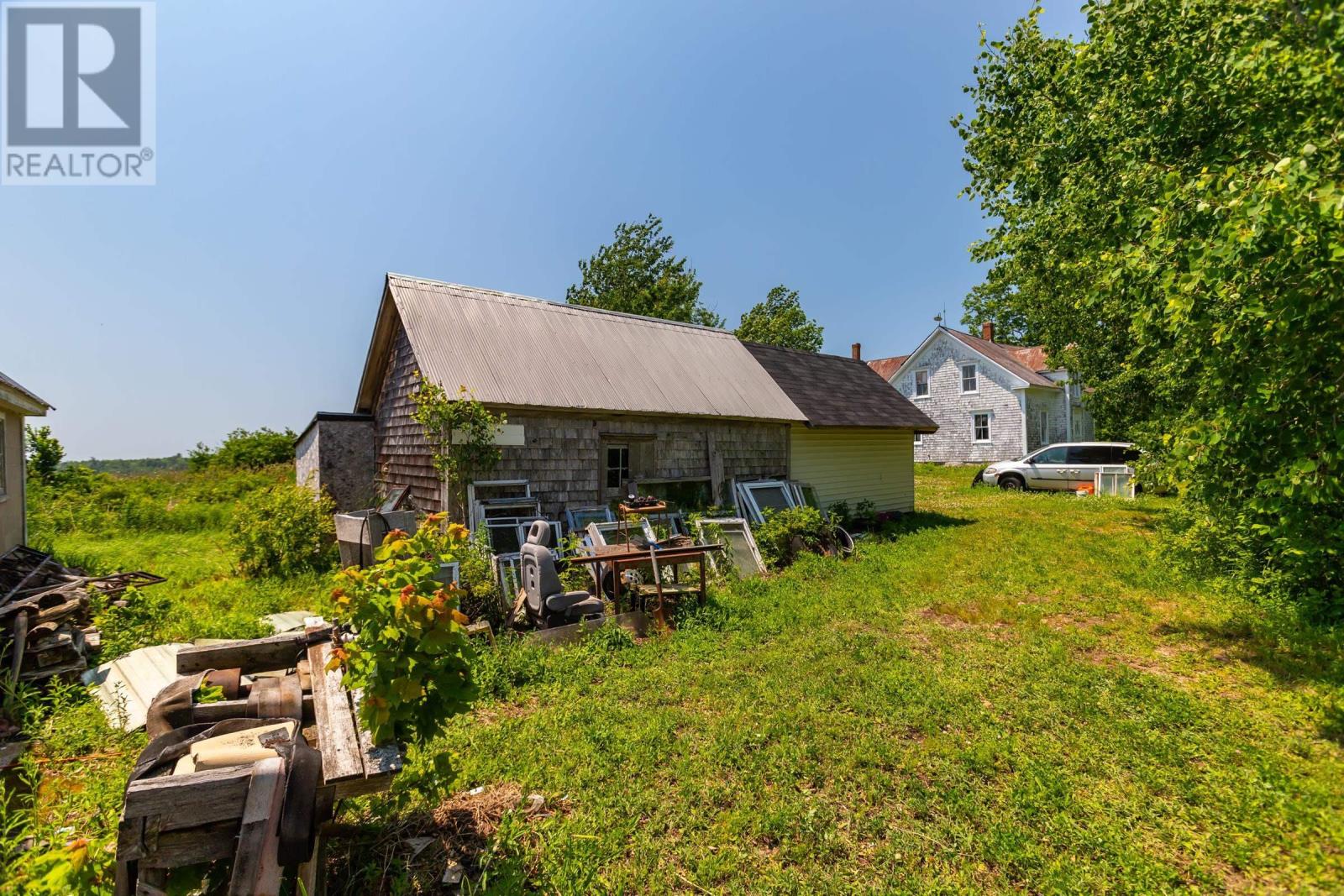 645 Leonard Road - 32