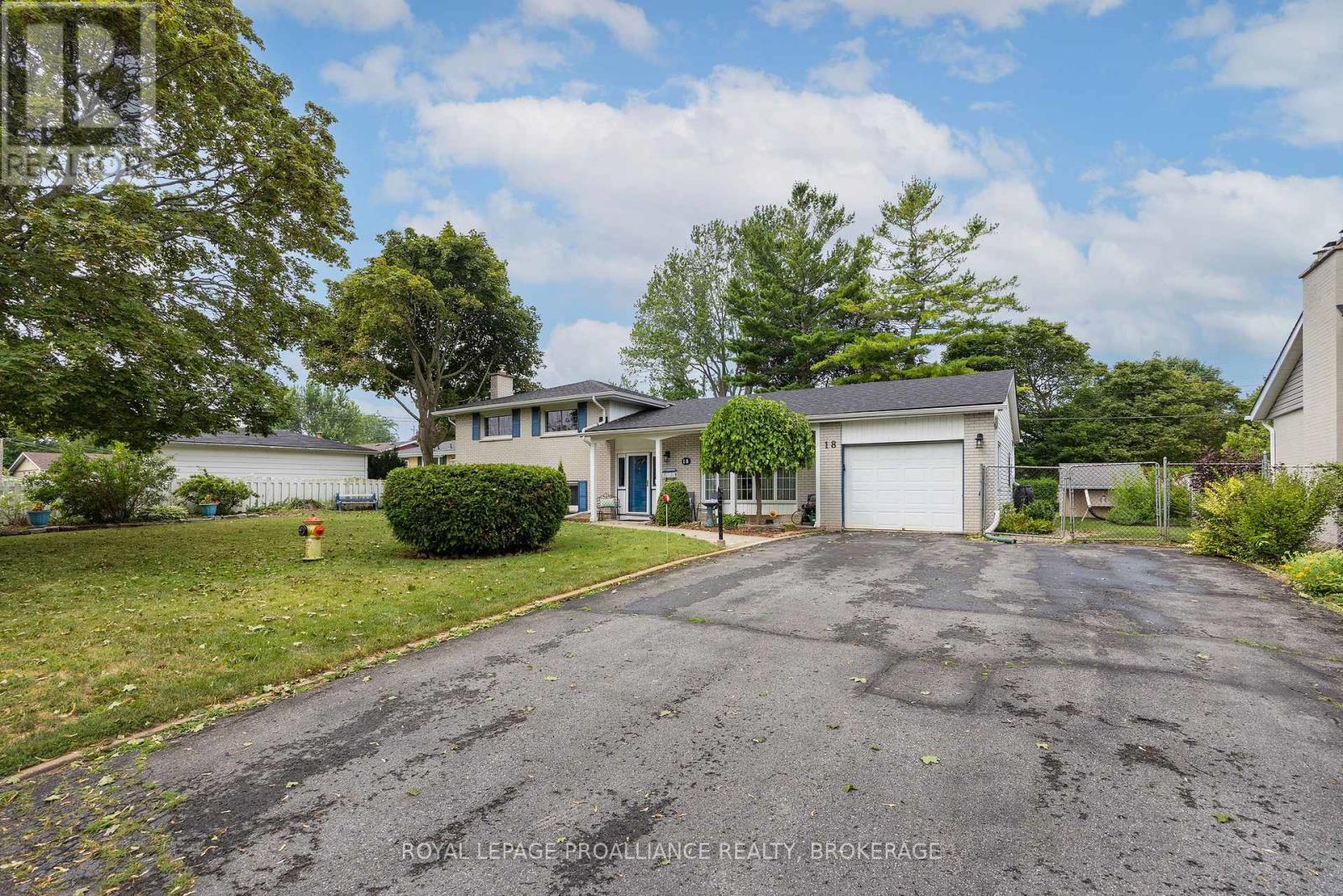 18 CASTERTON AVENUE - 2