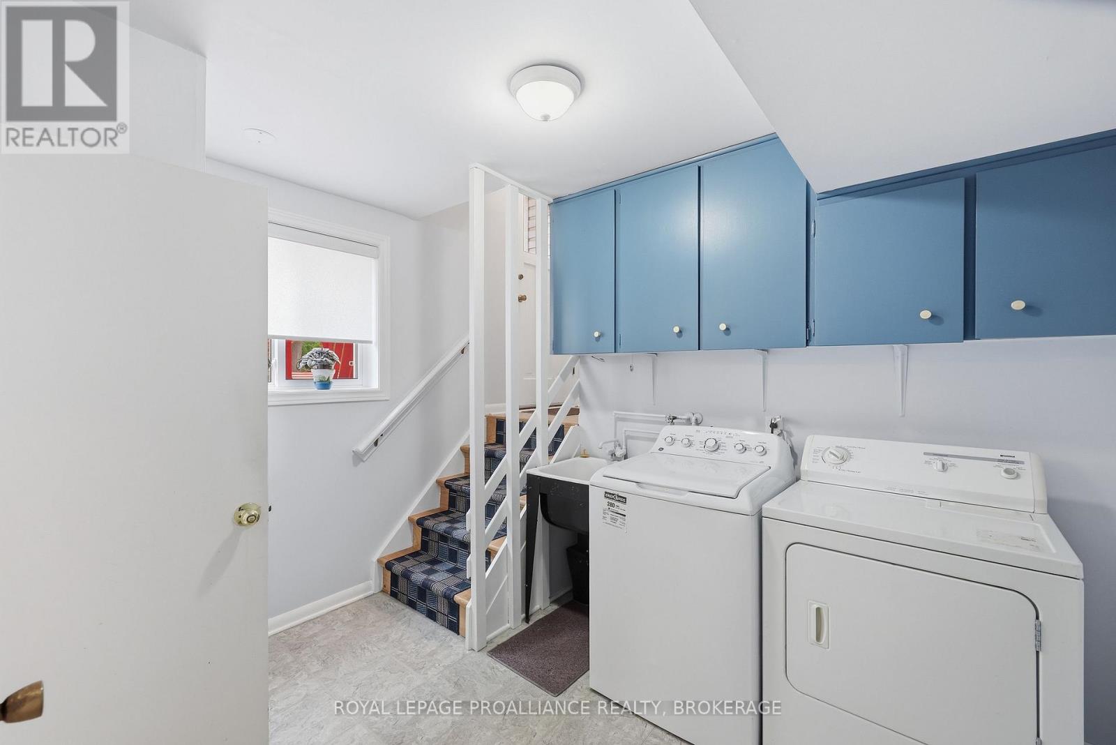 18 CASTERTON AVENUE - 22