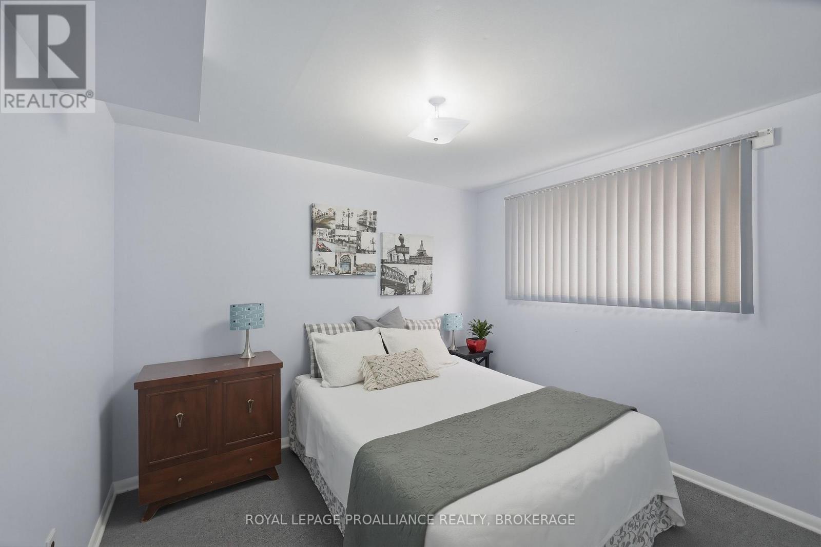18 CASTERTON AVENUE - 27