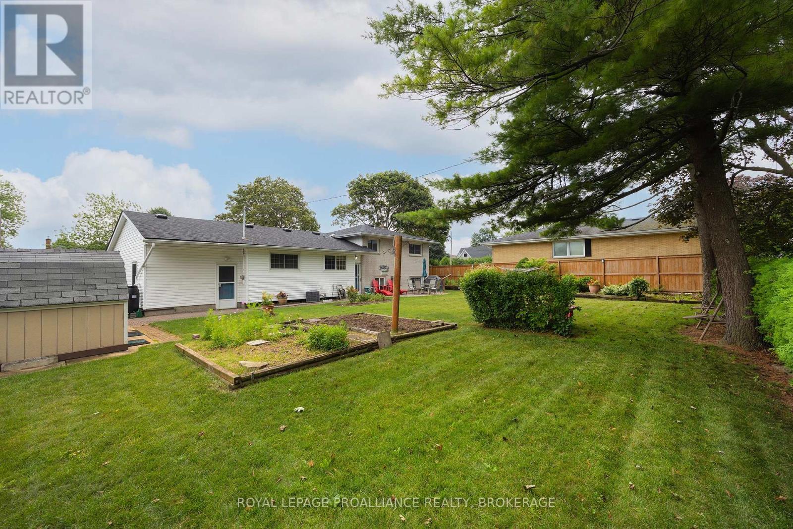 18 CASTERTON AVENUE - 29