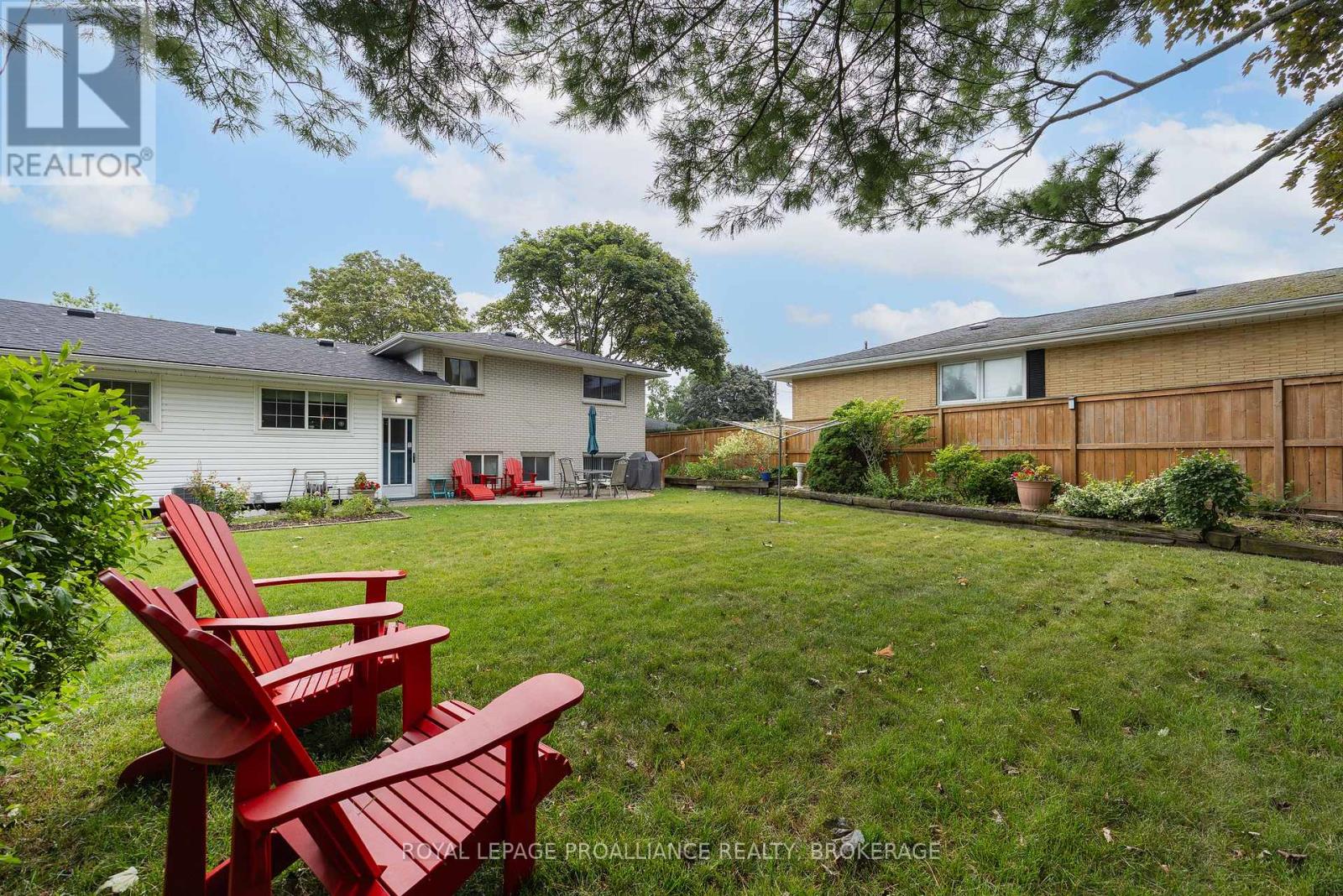 18 CASTERTON AVENUE - 30