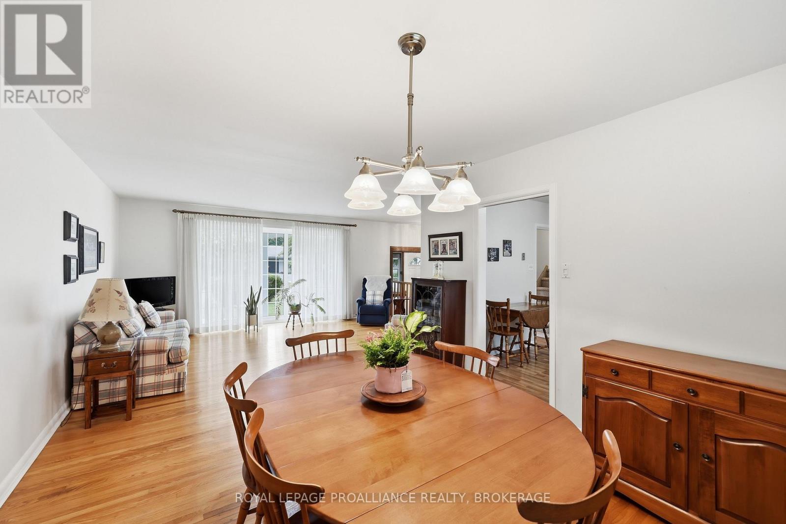 18 CASTERTON AVENUE - 8