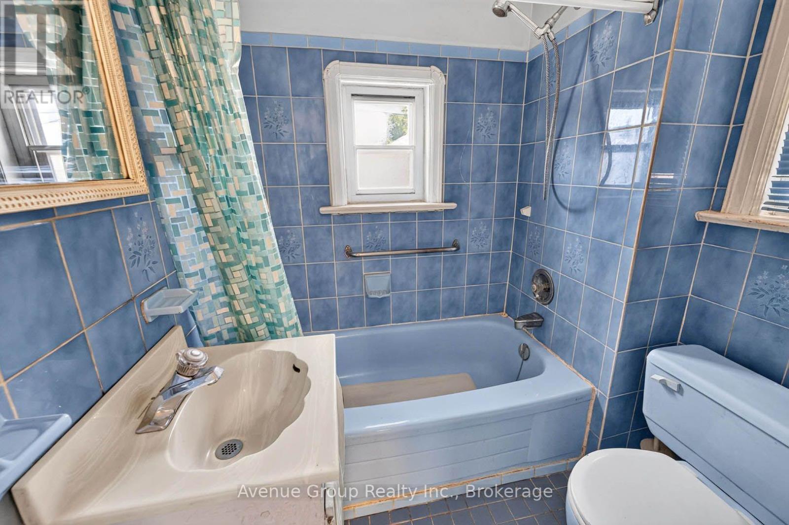 1 WARLAND AVENUE - 23