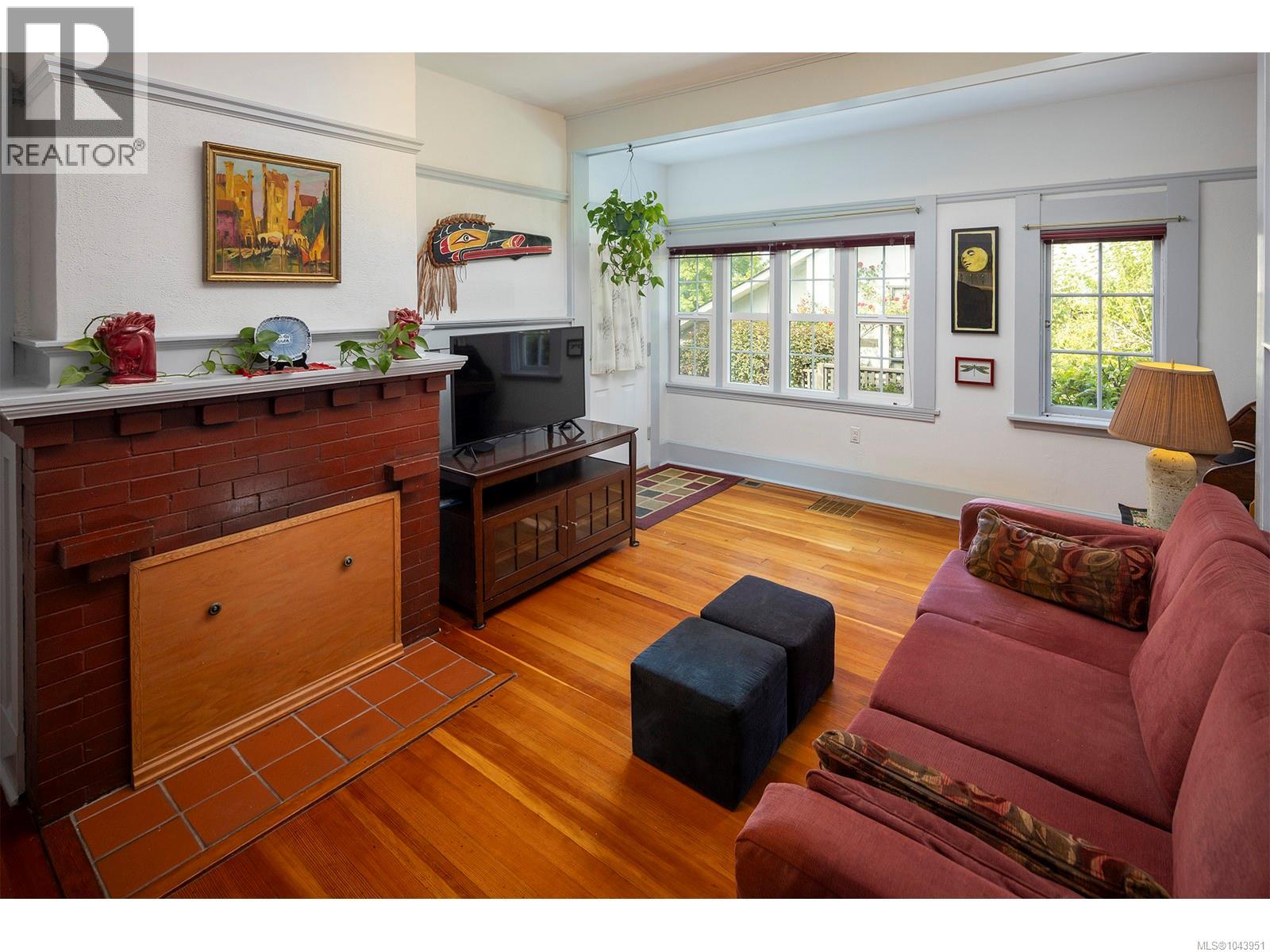 1630 Pinewood Ave - 16