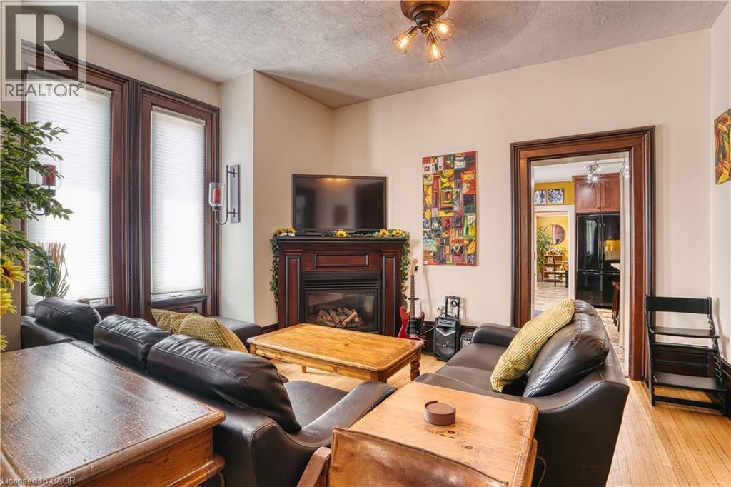 459 WALLACE Avenue N - 17