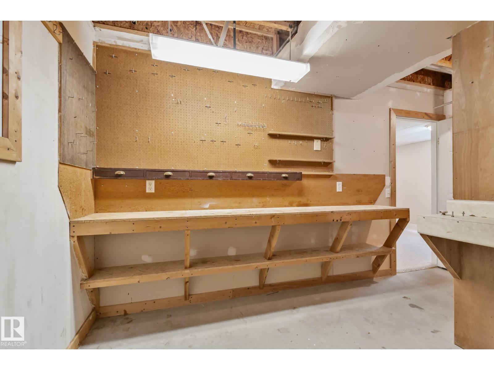 867 BLACKLOCK WY SW - 32