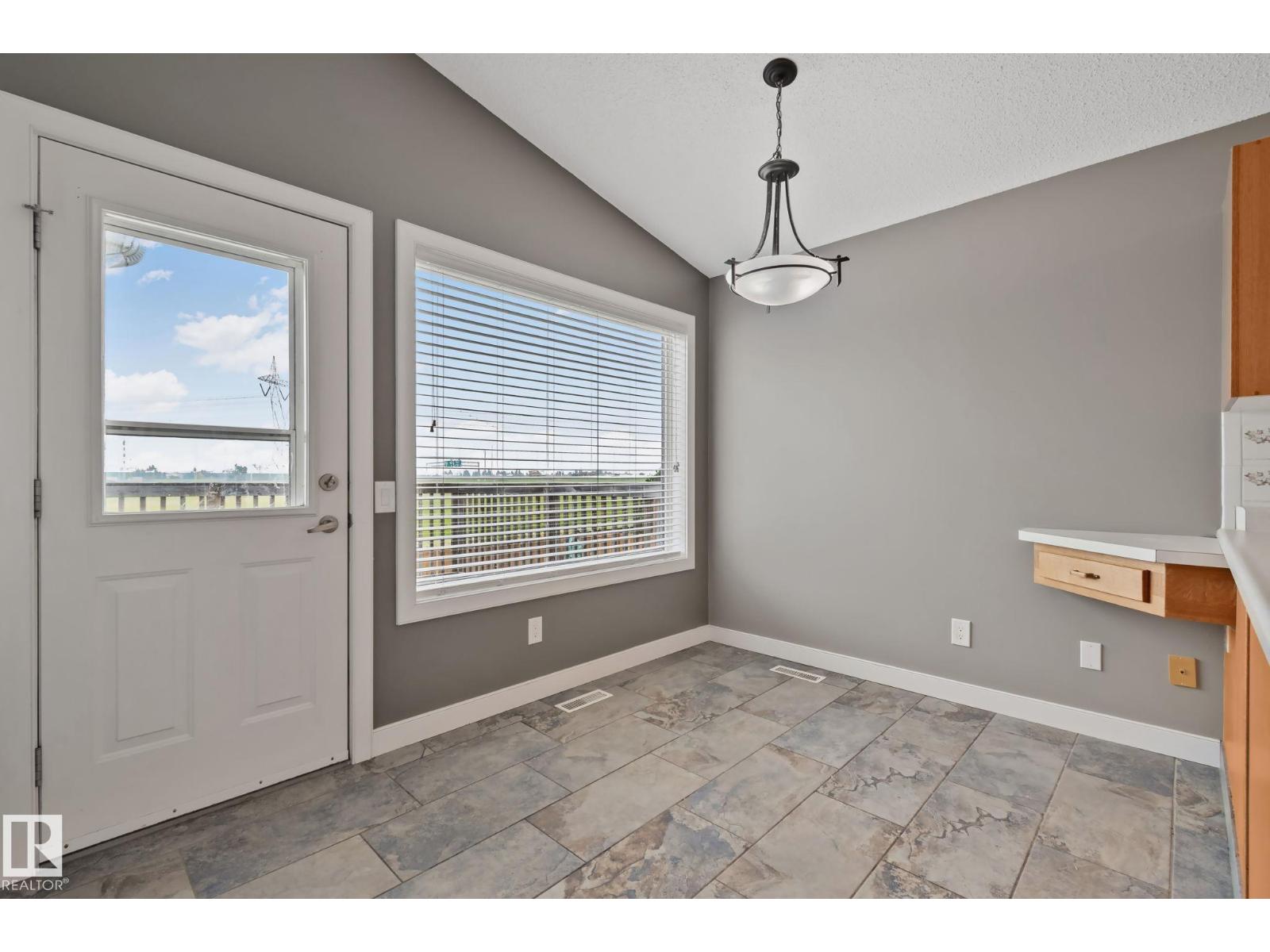 867 BLACKLOCK WY SW - 7