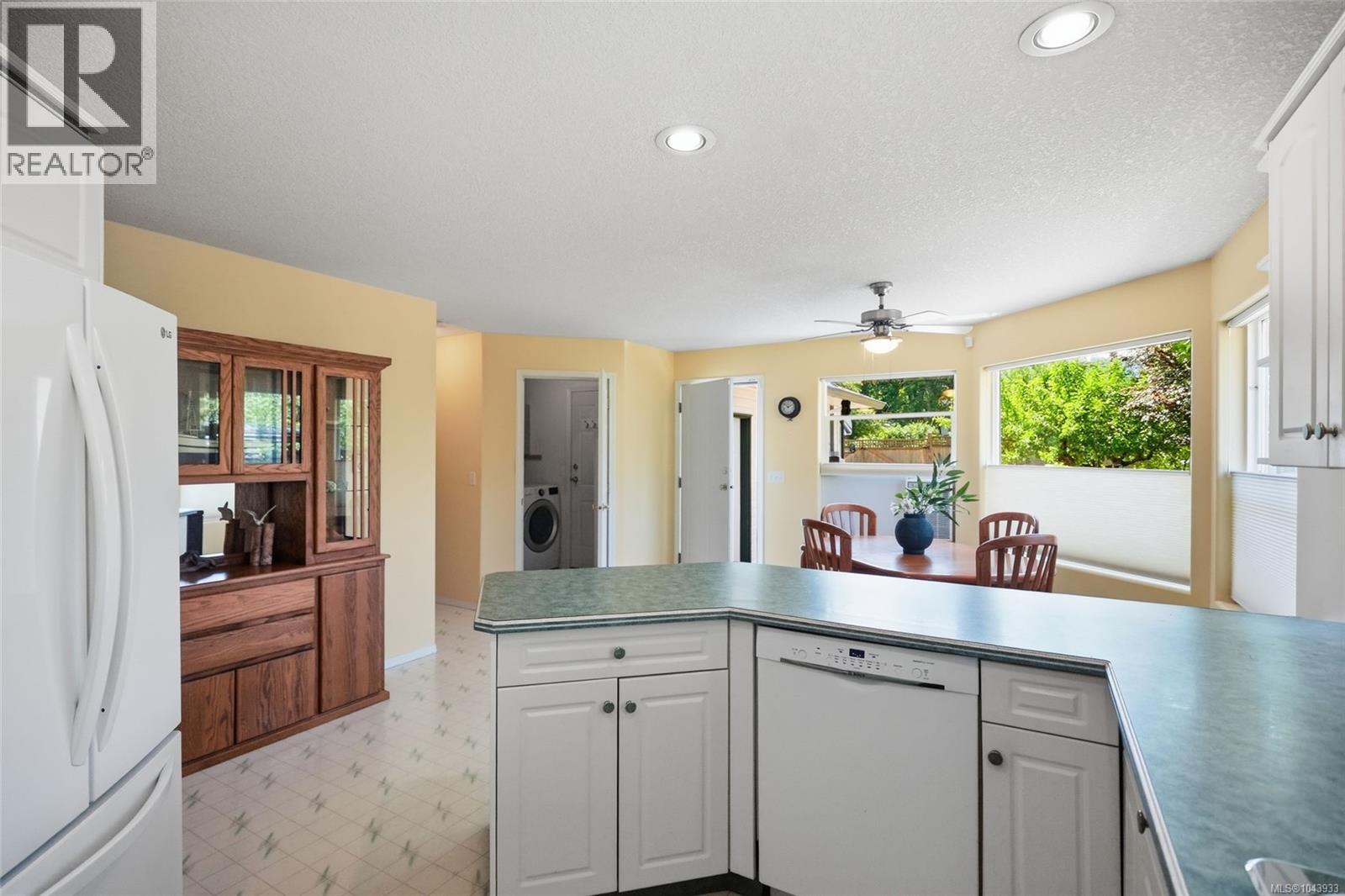 403 Watfield Ave - Image 12