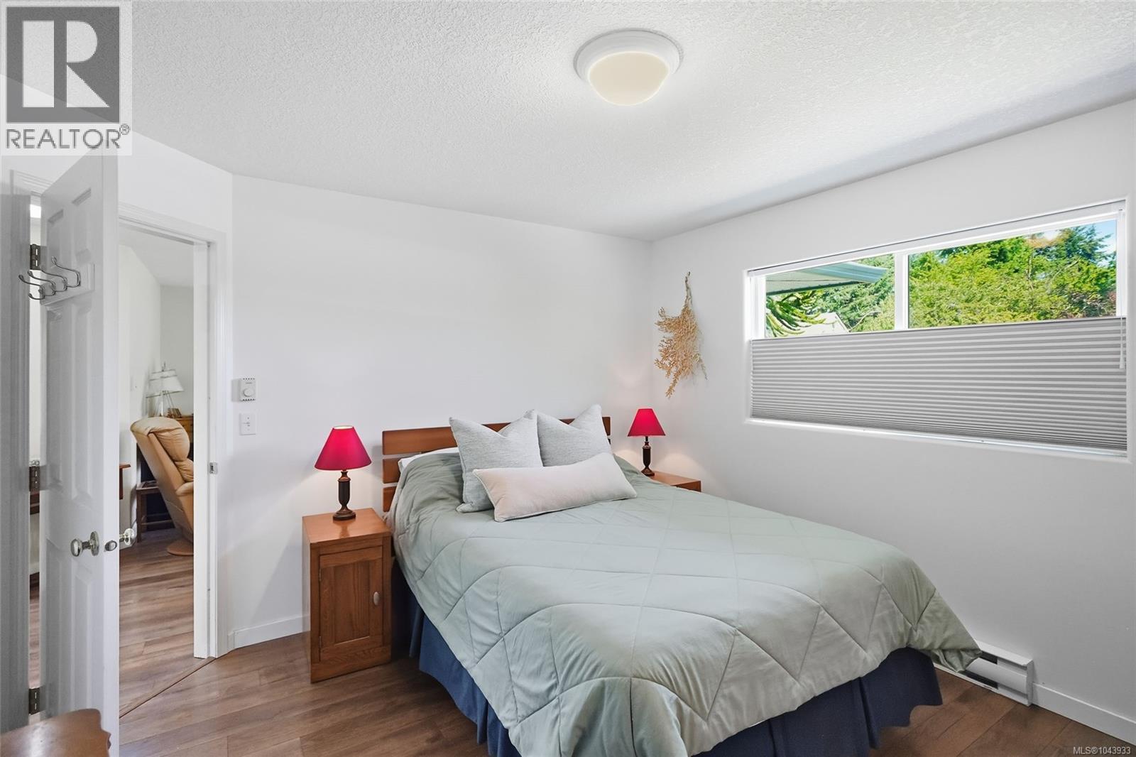 403 Watfield Ave - 16