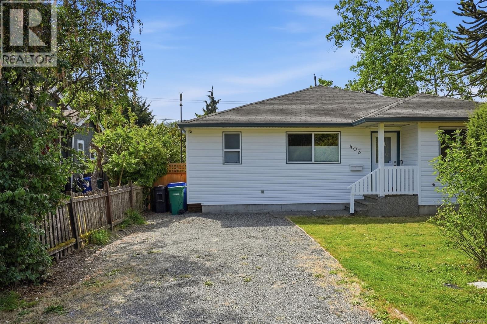 403 Watfield Ave - 37