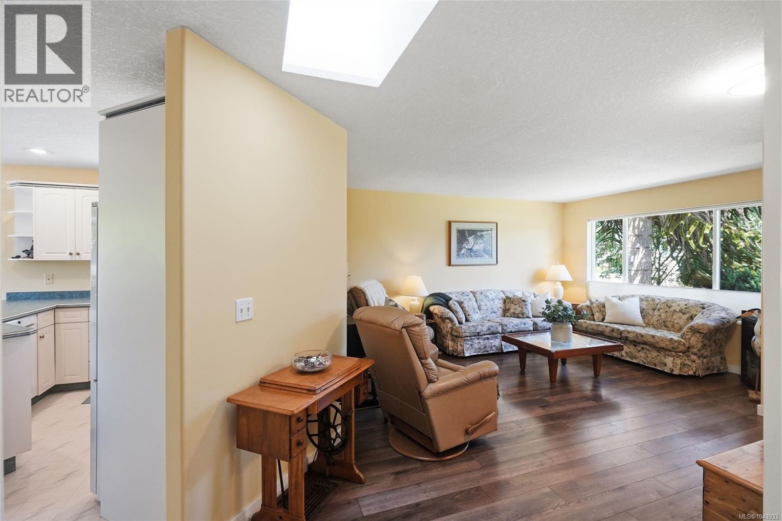 403 Watfield Ave - Image 8