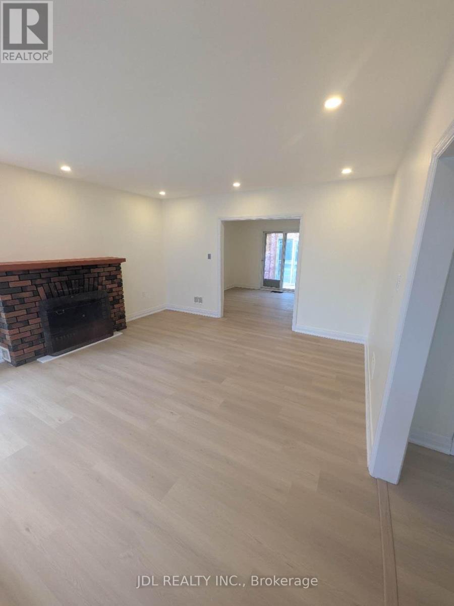 7900 YONGE STREET - 7