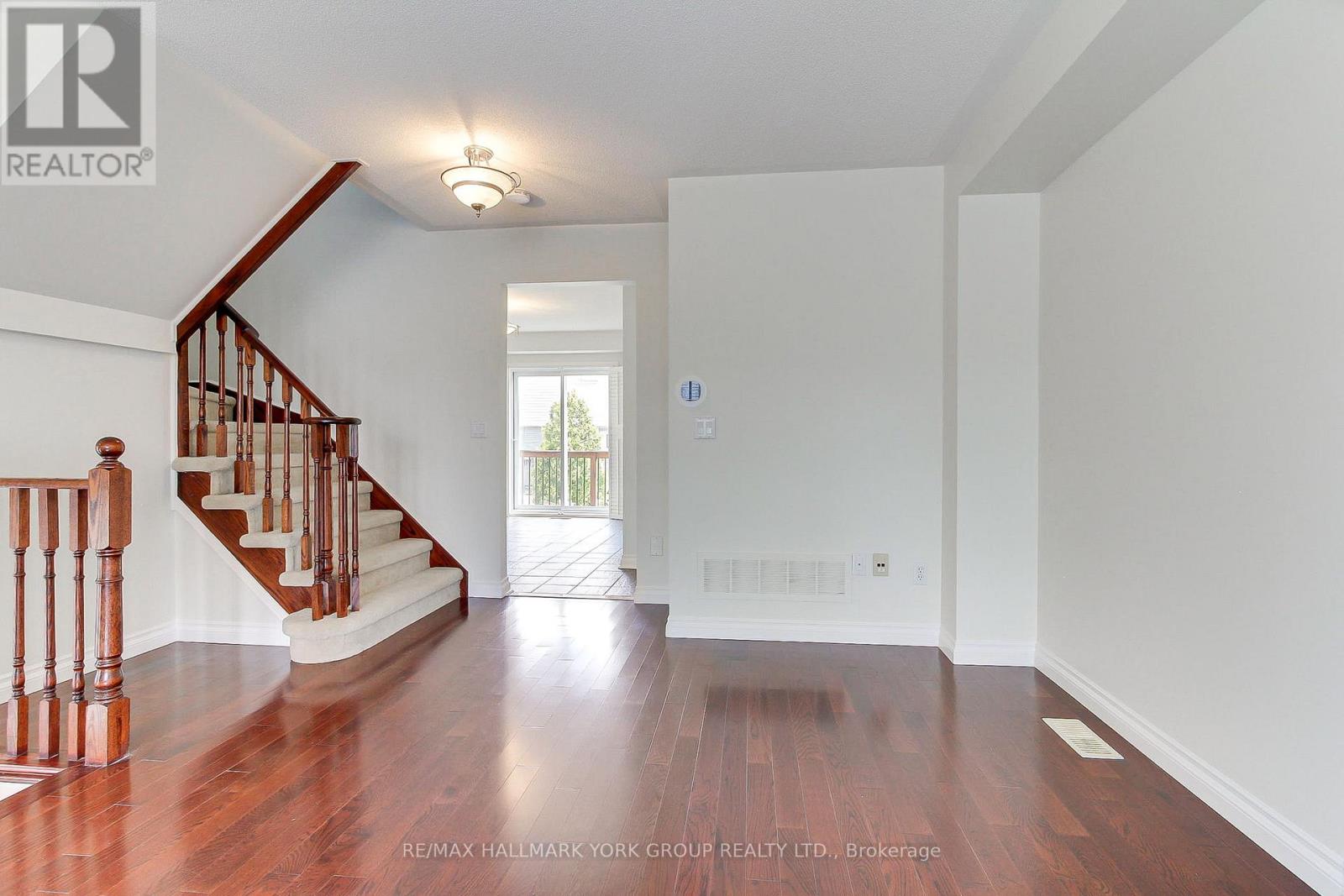 39 MILLCLIFF CIRCLE - 31