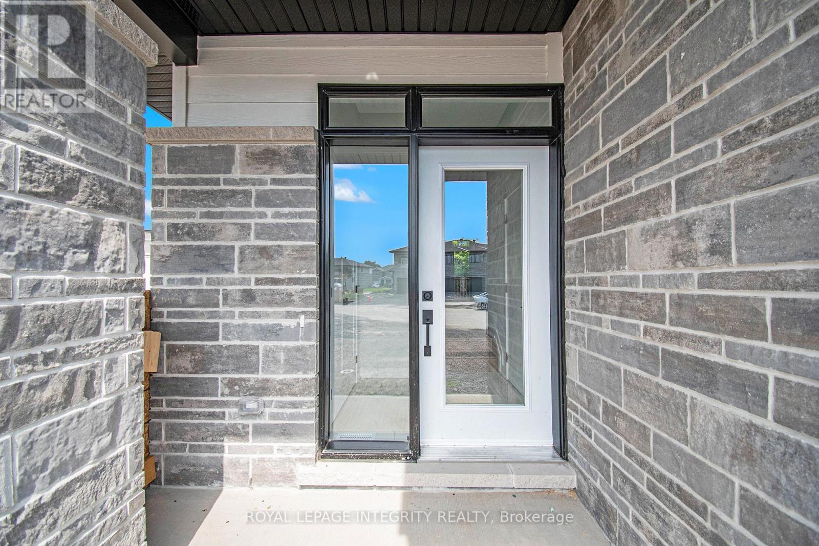 10 MORRALL COURT, Arnprior — photo 2