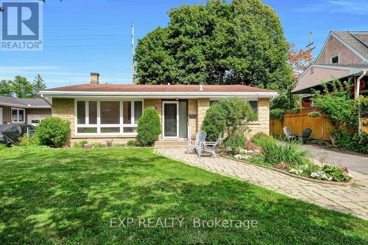 1473 CHOMLEY CRESCENT - 1