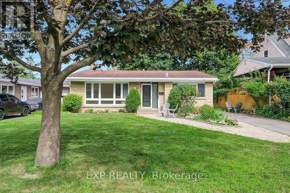 1473 CHOMLEY CRESCENT - 2