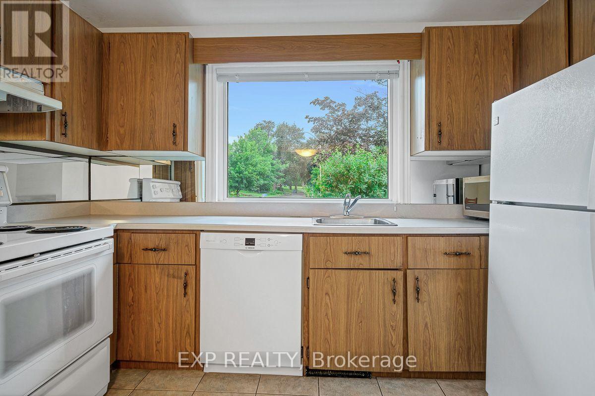 1473 CHOMLEY CRESCENT - 23
