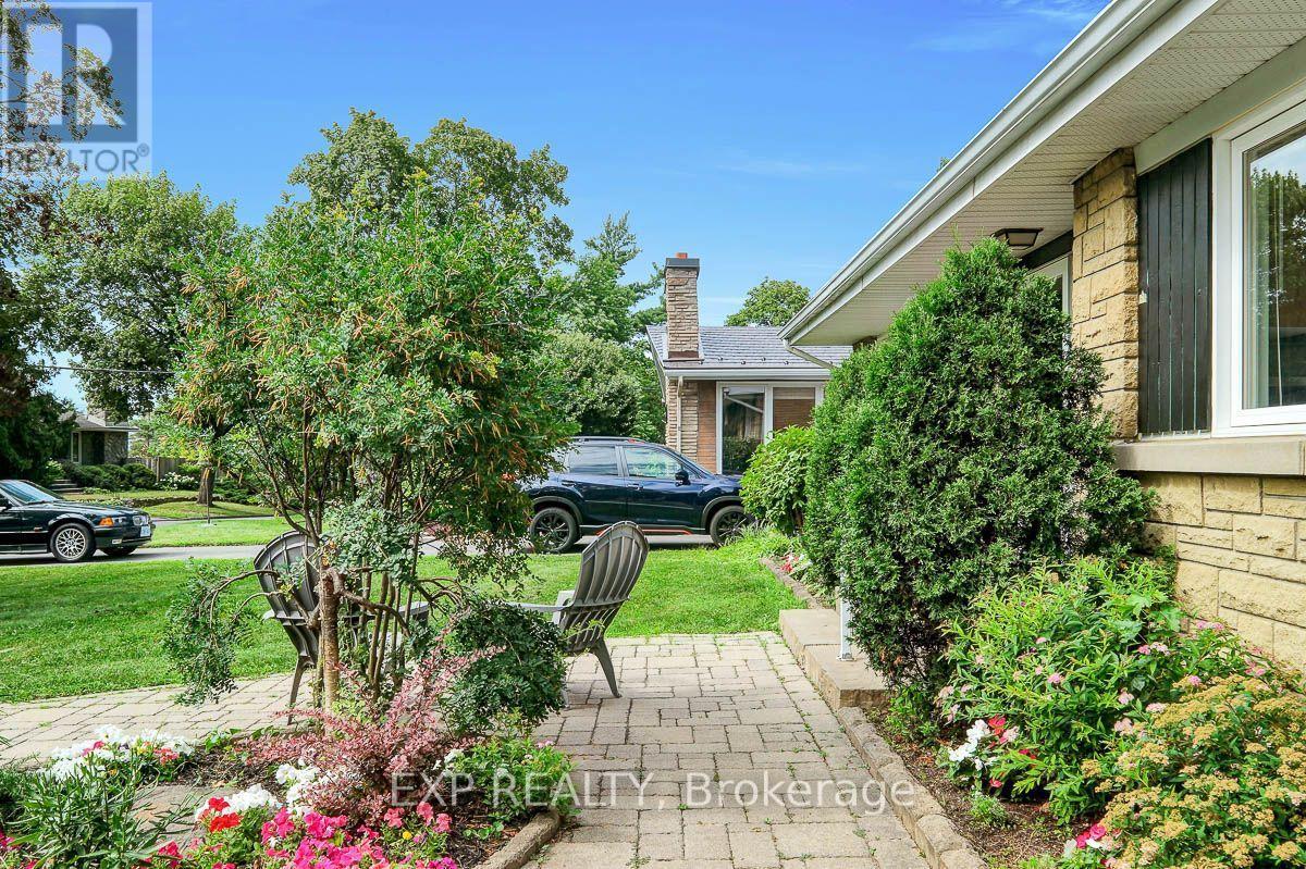 1473 CHOMLEY CRESCENT - 7