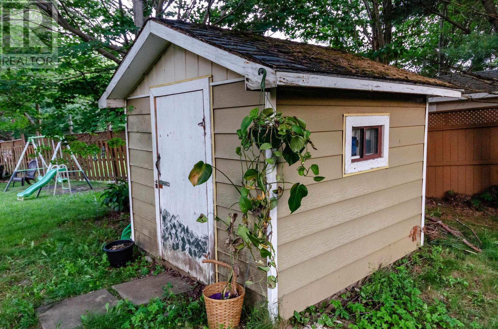 14 Huntingdon Drive - 45