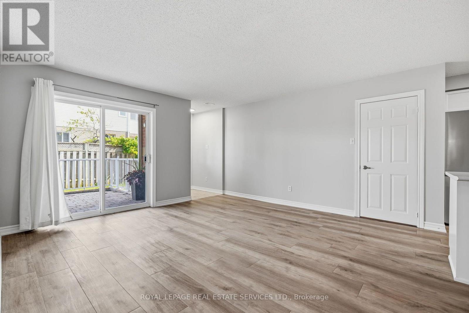 203-1701 LAMPMAN AVENUE - 11