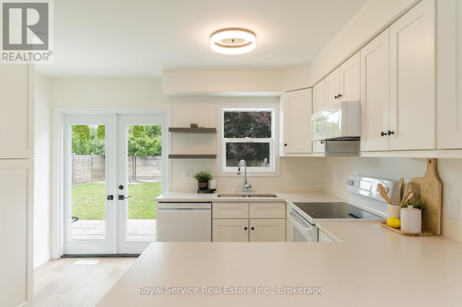 228 TOWERHILL ROAD - 13