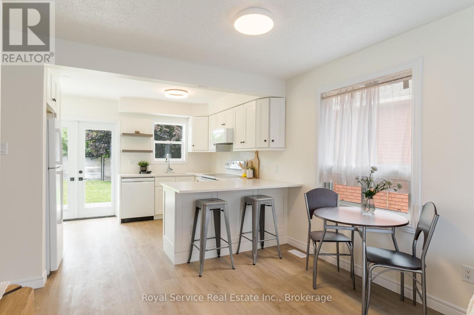 228 TOWERHILL ROAD - 11
