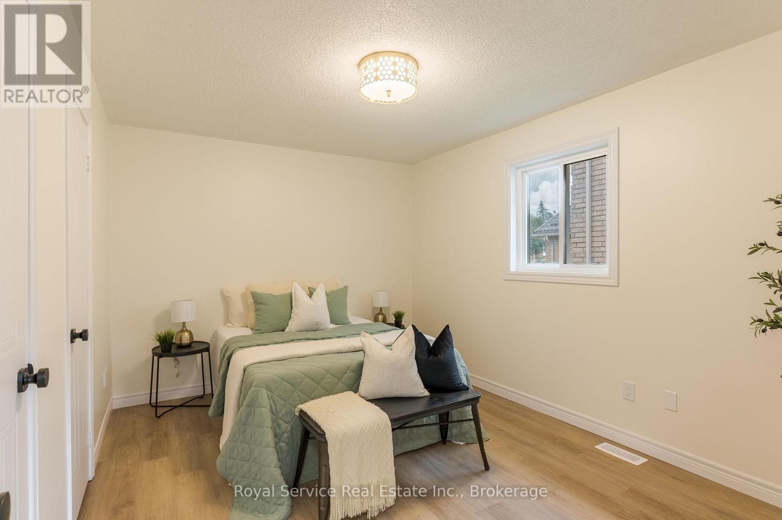 228 TOWERHILL ROAD - 24