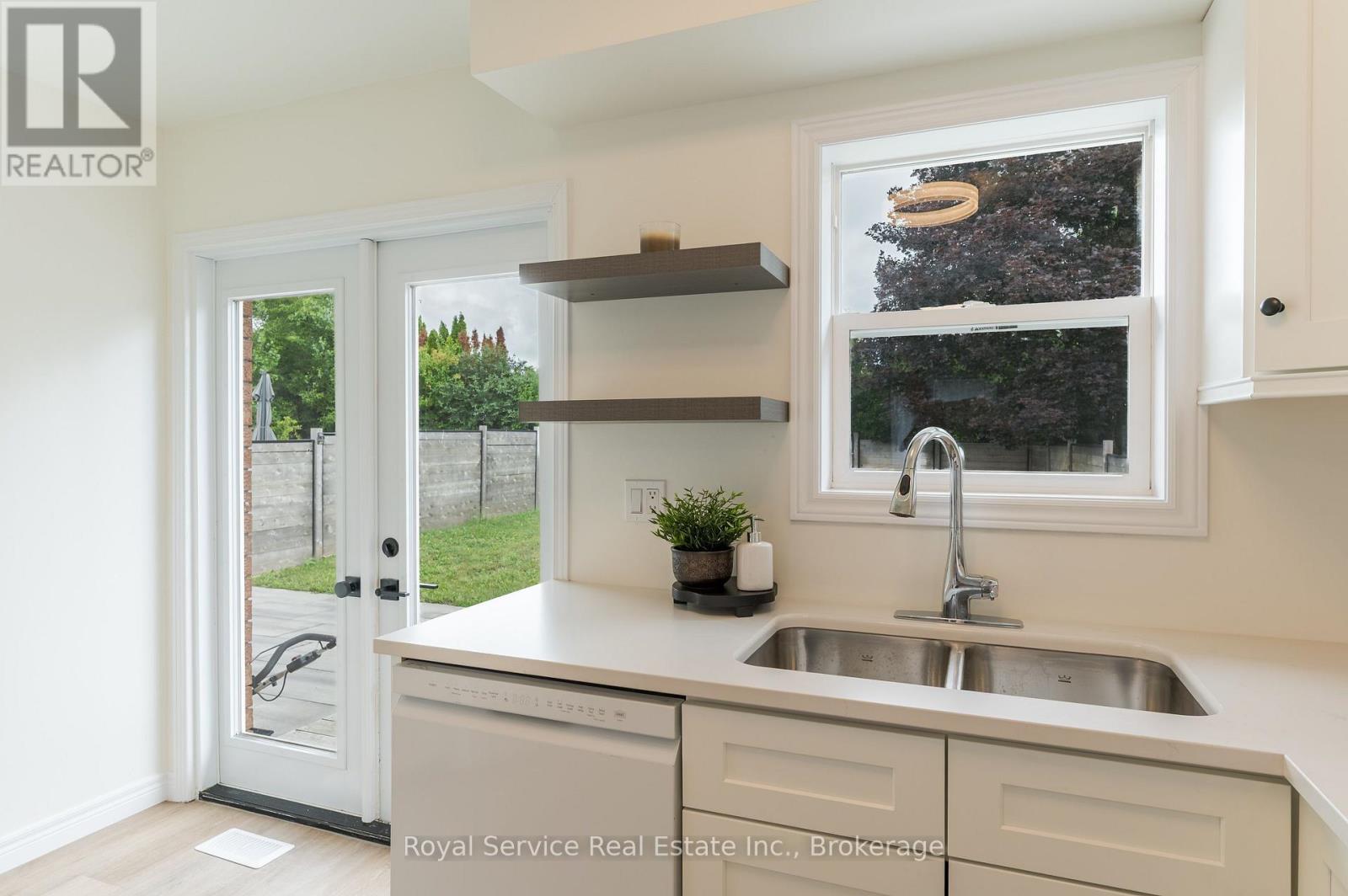 228 TOWERHILL ROAD - 20